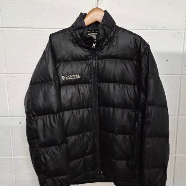 L) 컬럼비아 티타늄 구스다운 경량패딩 팝니다