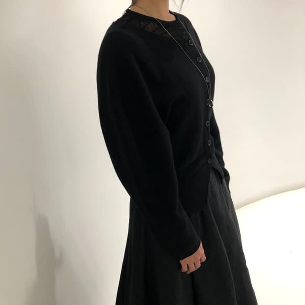 아모멘토 홀가먼트 라운드 가디건