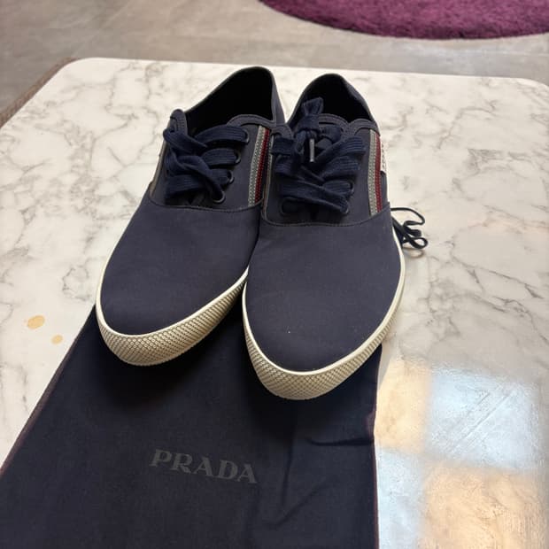 급) 프라다 스니커즈 