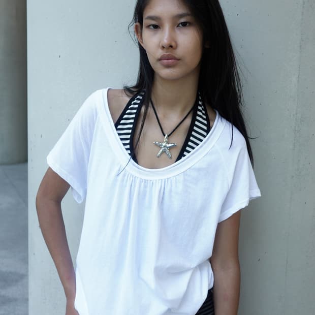 Cerric ROUND DRAWSTRING HEM TOP / WHITE