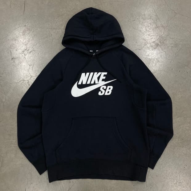 나이키 SB 블랙 컬러 빅로고 후드티