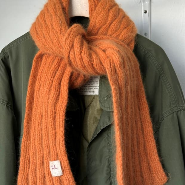 Middle gauge hairy fabric  knit muffler