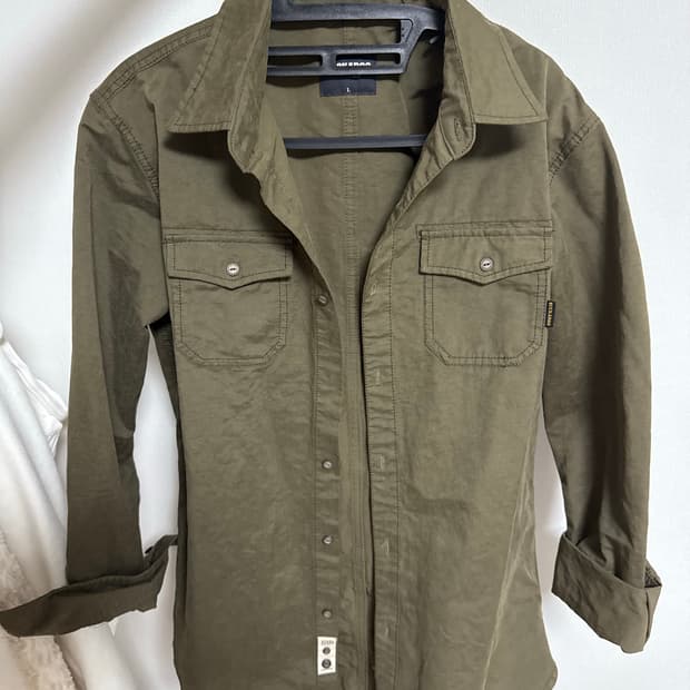 버커루 카키셔츠