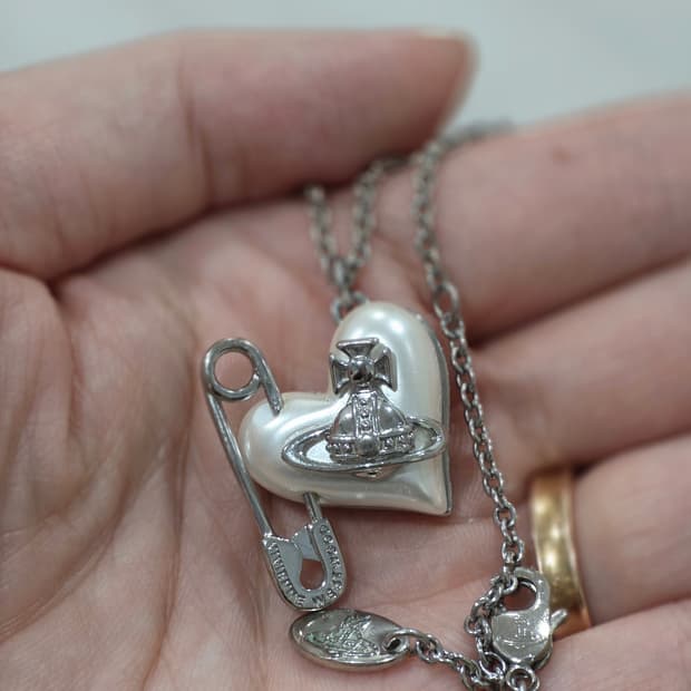 비비안웨스트 오리에타 하트 목걸이(화이트)