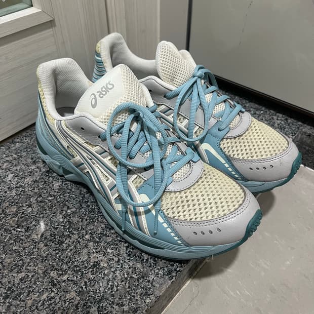 아식스 젤키리오스 크림 오이스터그레이 280