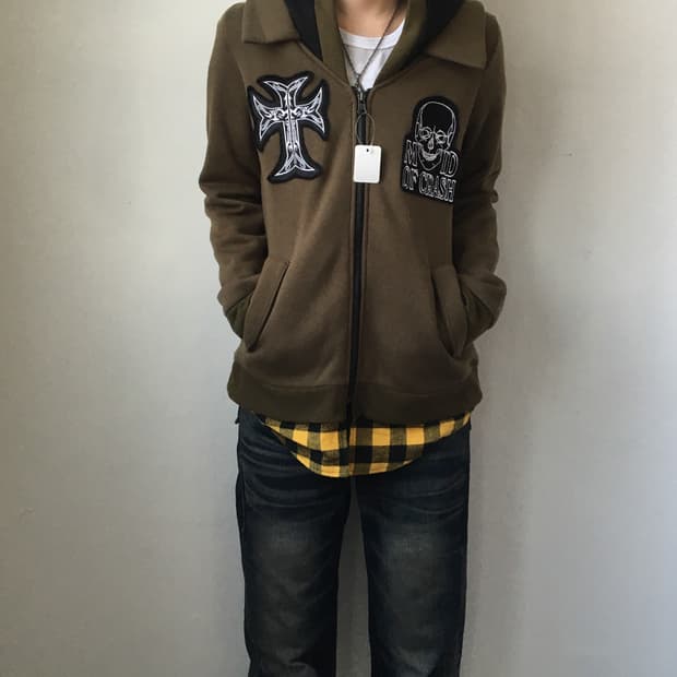 Reversible skull patch hood zip up