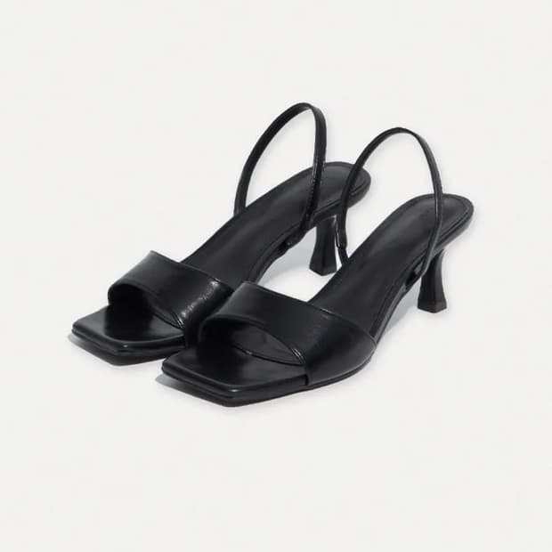 코모레비뮤지엄 핸드메이드 레더 아치 백 스트랩 샌들