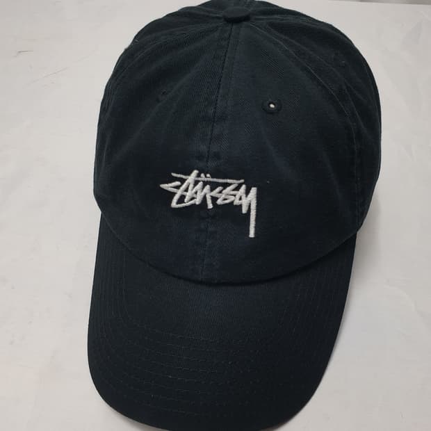 스투시 로고 볼캡 블랙