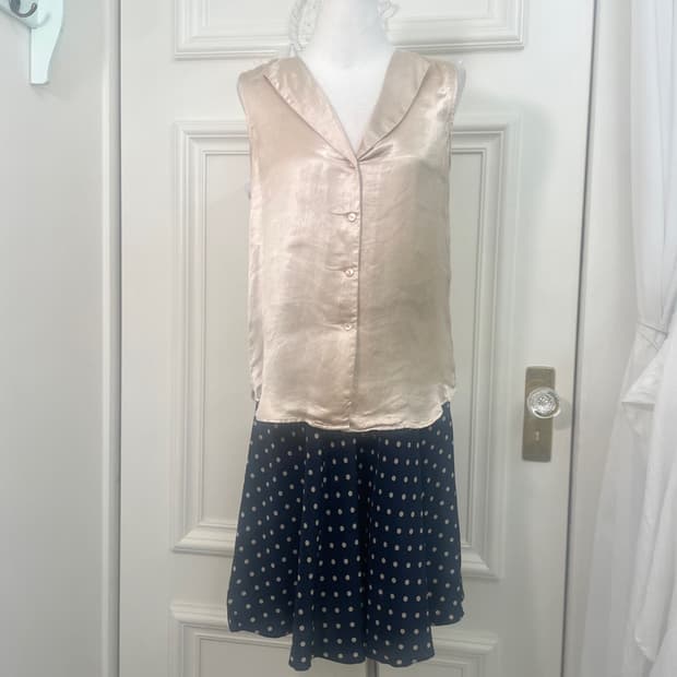 THEORY beige satin sleeveless blouse