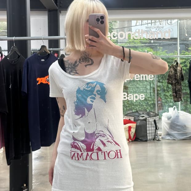 히스테릭 글래머 Hot Damn 그래픽 반팔 티셔츠
