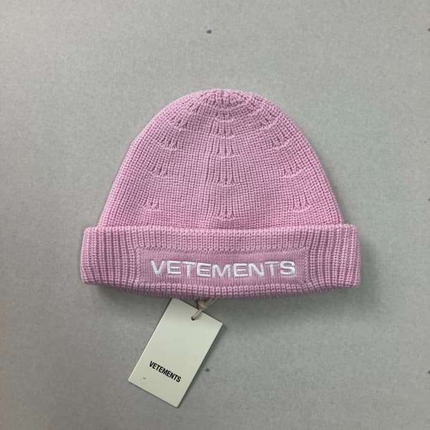 베트멍 로고 자수 비니 핑크 M사이즈