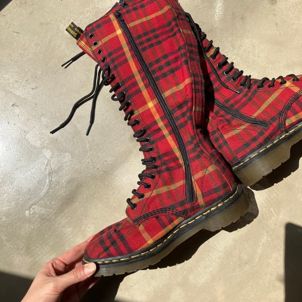 230) Dr.Martens 쉬나 체크 롱 부츠