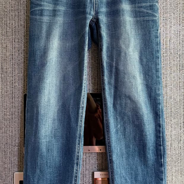 시에로 siero 밑단 내추럴 컷팅 허리 속밴딩 중청 일자 데님 팬츠