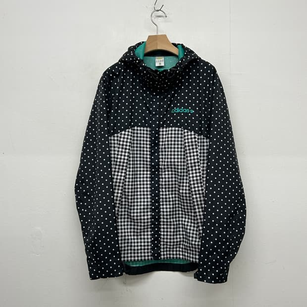 아디다스 도트 체크 패턴 바람막이