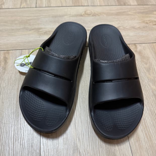 m10,280) 50,000원 우포스 우아 슬리퍼 블랙