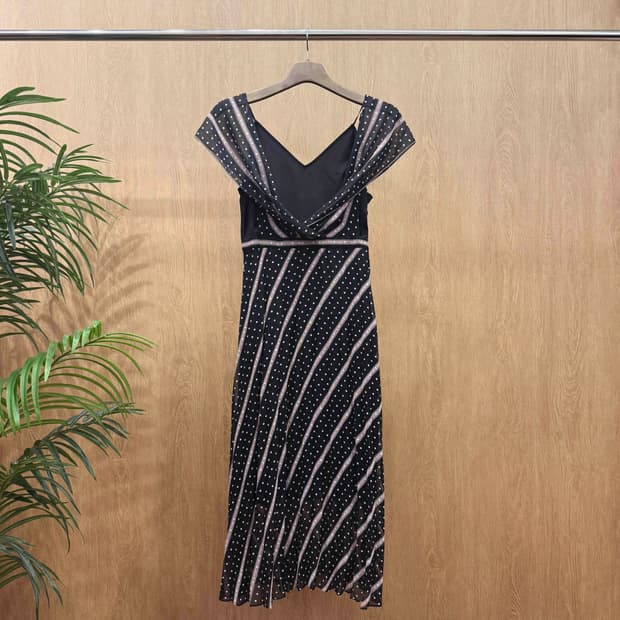 산드로 파리 도트 패턴 쉬폰 원피스 오프숄더 드레이프 디테일 블랙