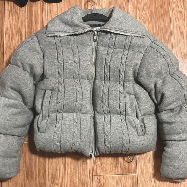 클리시어 츄츄 케이블 니트 푸퍼 그레이 패딩