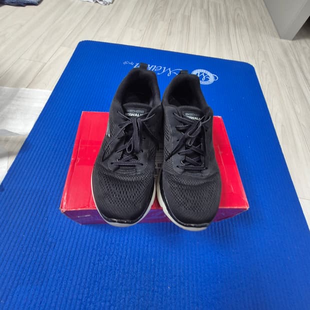 스케쳐스 하이퍼버스트 맥스쿠셔닝 280