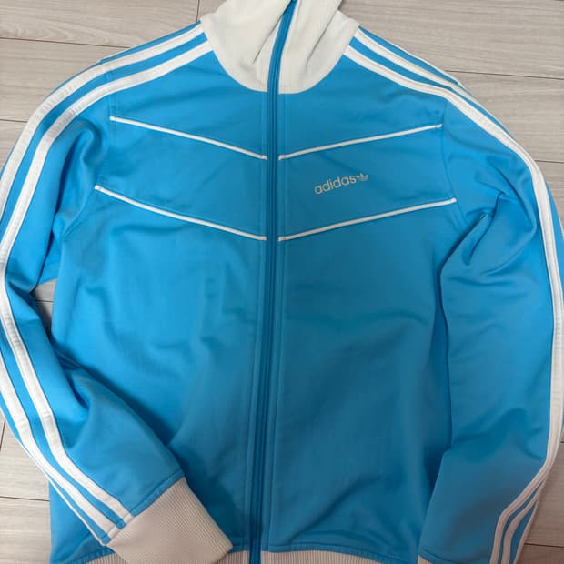 시나모롤맛 아디다스 져지