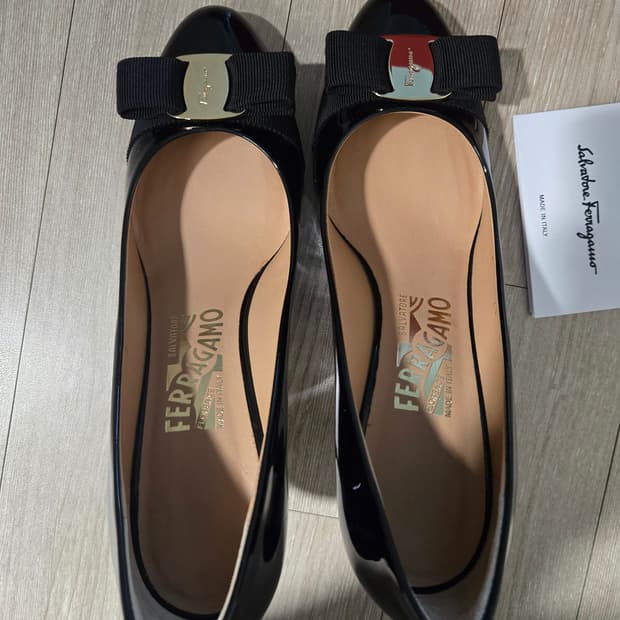 페라가모 바라보우 펌프스
