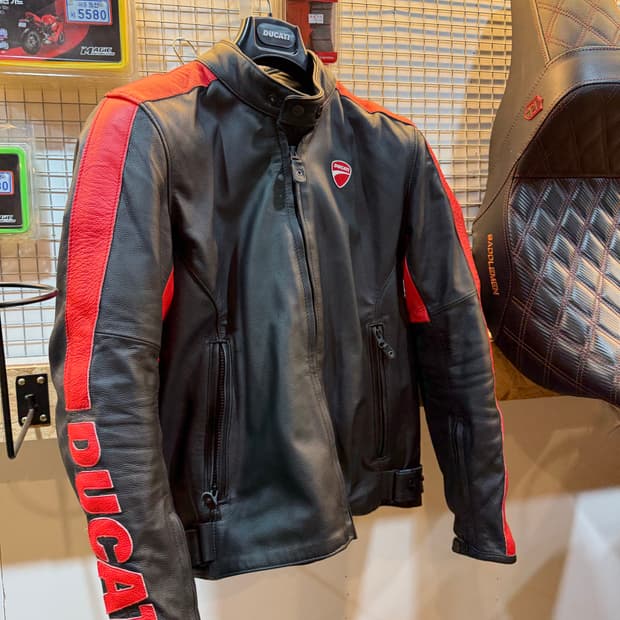 두카티 다이네즈 c4 가죽자켓 판매합니다