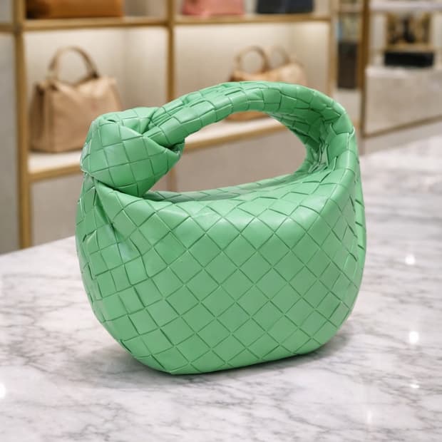 [S급] 보테가베네타 조디백 레더 캔디 그린 판매합니다!!!