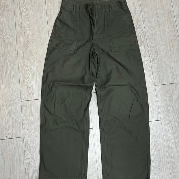 무신사 스탠다드 올리브 그린 와이드 퍼티그팬츠 26