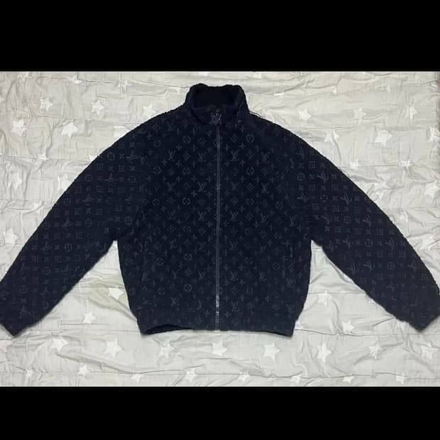 루이비통 모노그램 울 부클레 지퍼 블루종 52