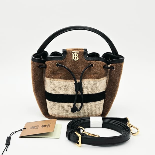 버버리 TB 로고 미니 캔버스 버킷백