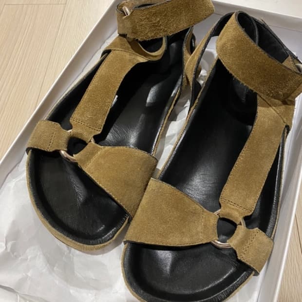 이자벨마랑 스웨이드 스트랩 샌들