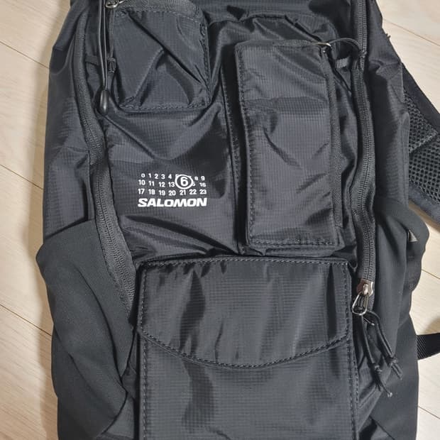 살로몬 x MM6 메종 마르지엘라 데이팩 20 블랙