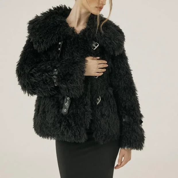 쓰리타임즈 티아나 퍼 자켓 블랙