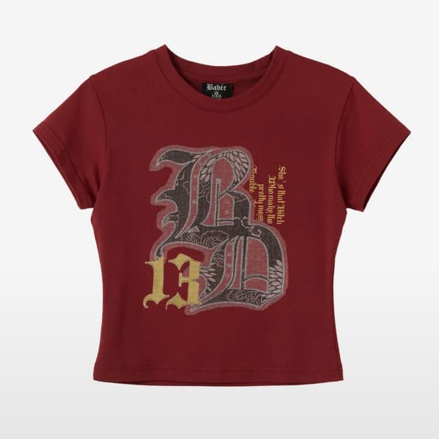 배디 old english printing crop top 배드블러드