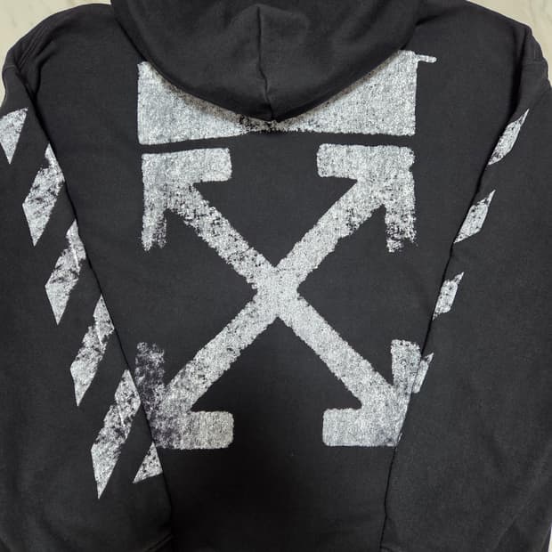 오프화이트 애로우 프린트 후드티