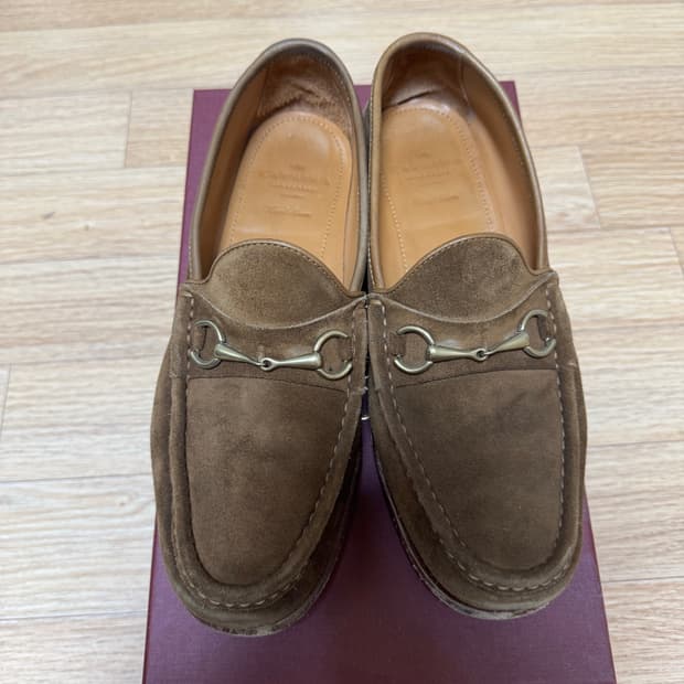 [UK9] 까르미나 홀스빗 로퍼 스너프 스웨이드