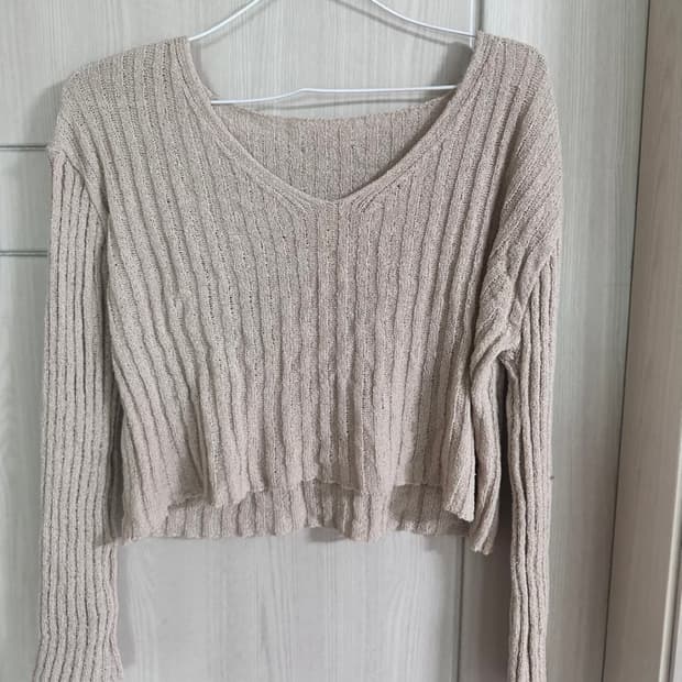 [새상품급] 베이지 V 브이넥 니트