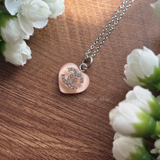 핑크) 샤넬 크리스탈 파스텔 하트 실버 목걸이