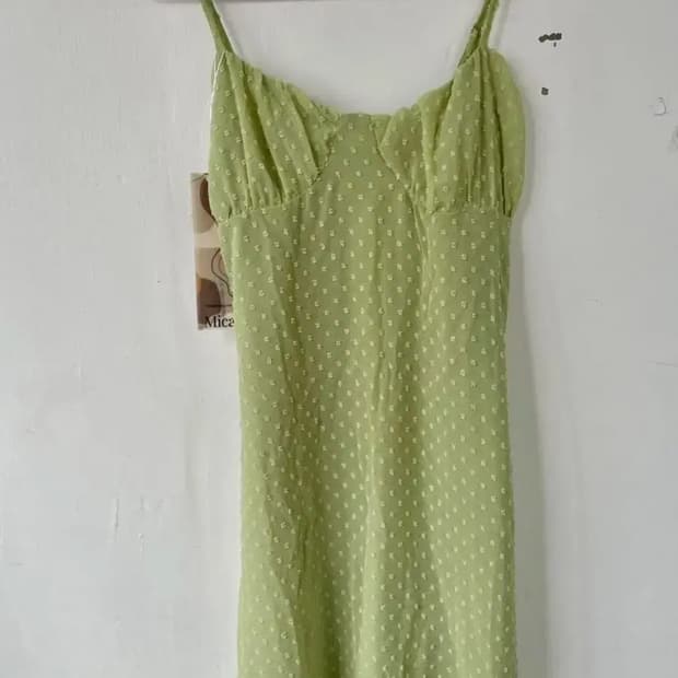 미카스 슬리브리스 드레스