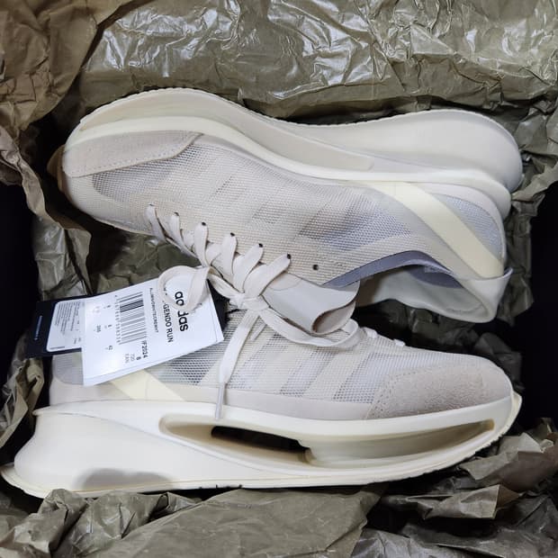 Y-3 겐도 런 스니커즈 IF2024 265사이즈