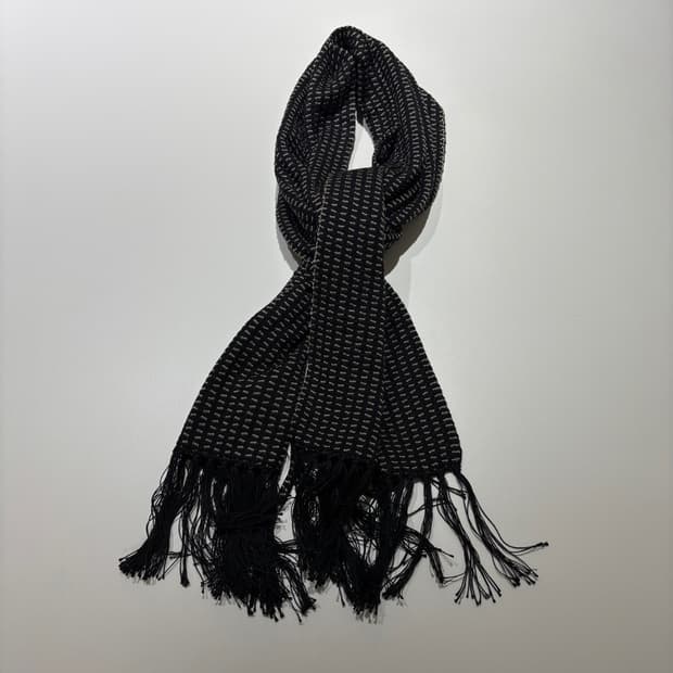 타이가 타카하시 실크 스카프