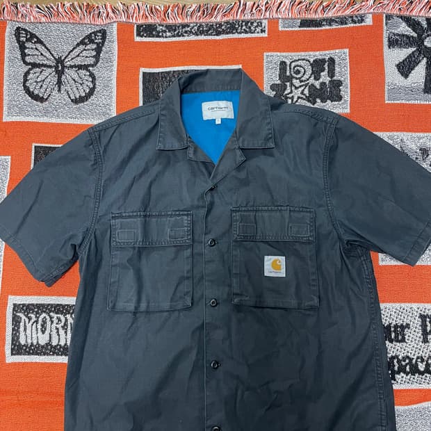 칼하트 반팔셔츠