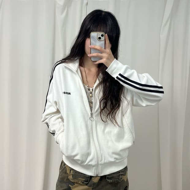 Nerdy white velvet jersey
