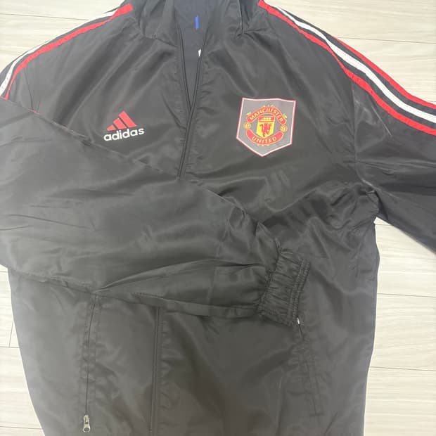 아디다스 맨유 바람막이 팝니다