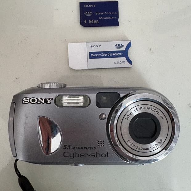 소니 사이버샷 p93