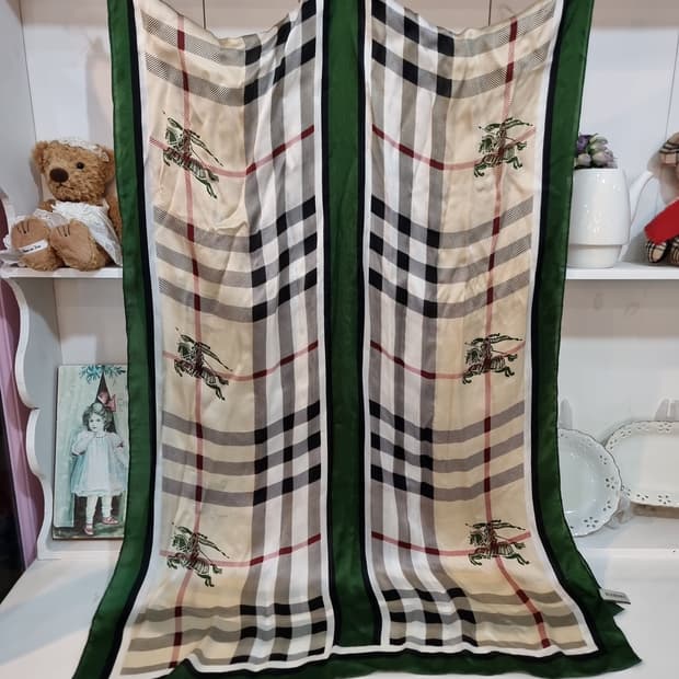 버버리(BURBERRY) 클래식 체크 실크 스카프 머플러형