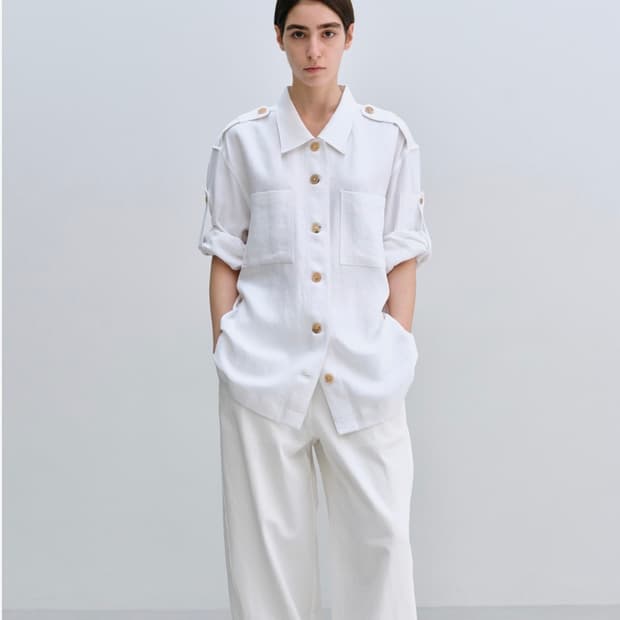 문달 셔츠 Epaulet Shirt in White