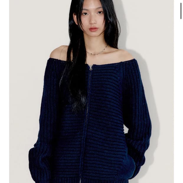 오피쉬 오프숄더 니트