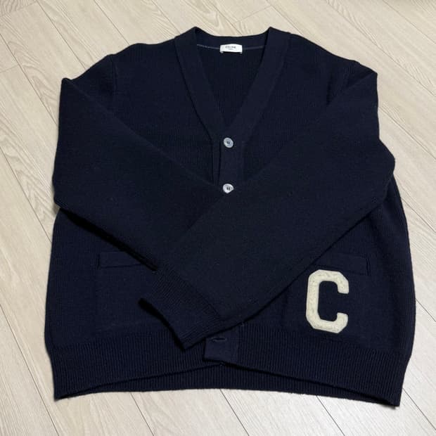 셀린느 울 컬리지 가디건