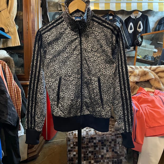 아디다스 오리지널스 플라워 패턴 트랙탑 저지 자켓 블랙 