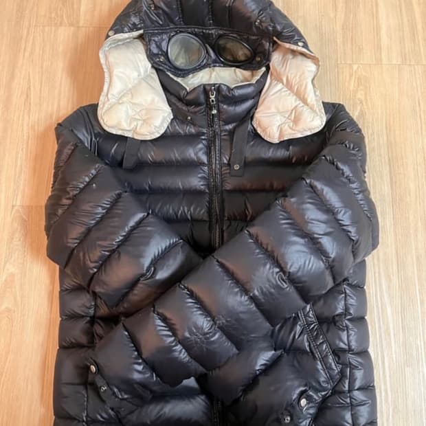 Cp컴퍼니 경량패딩 s